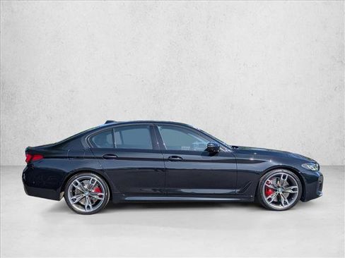 Certified 2022 BMW M550i xDrive AWD/4WD image 4