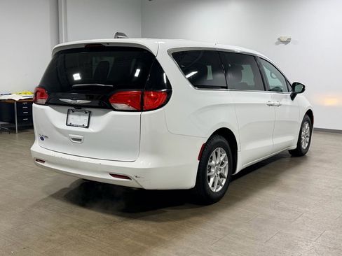 Used 2023 Chrysler Voyager LX w/ Fleet Security Group FWD image 4