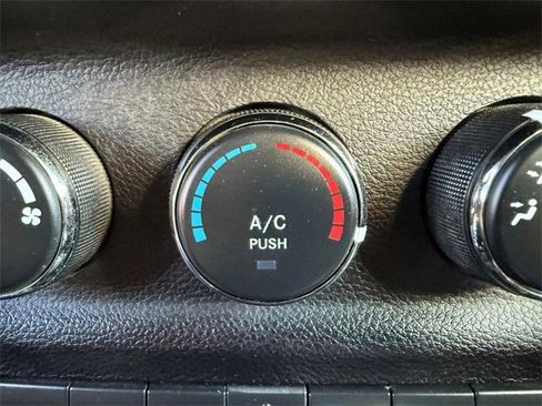 Used 2018 Jeep Wrangler Unlimited Sport S image 23