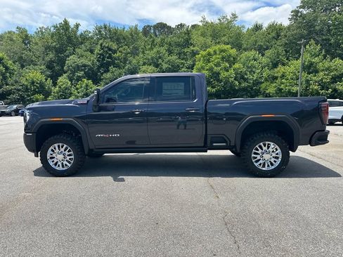 New 2026 GMC Sierra 2500 AT4 w/ AT4 Premium Plus Package AWD/4WD image 9