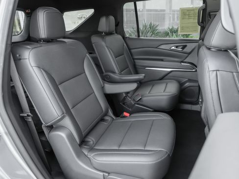 Used 2024 Chevrolet Traverse LT FWD image 38