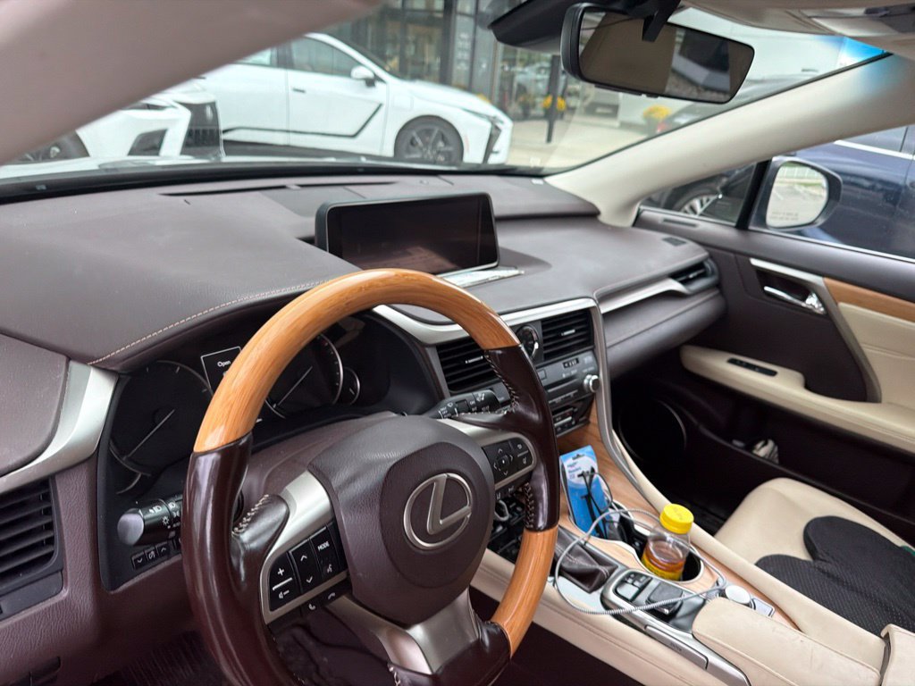 Used 2019 Lexus RX 350L AWD w/ Premium Package image 9