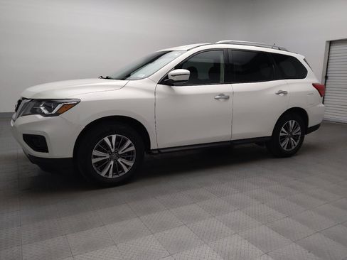 Used 2018 Nissan Pathfinder SV AWD/4WD image 2