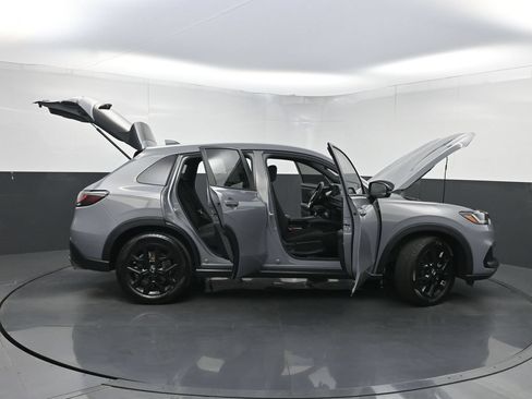 Used 2023 Honda HR-V Sport image 33
