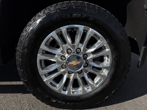 Used 2023 Chevrolet Silverado 2500 High Country w/ Z71 Off-Road Package image 24