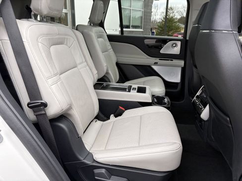 Used 2025 Lincoln Aviator Reserve w/ Equipment Group 201A image 21
