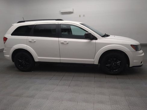 Used 2020 Dodge Journey SE w/ SE Popular Equipment Group FWD image 11