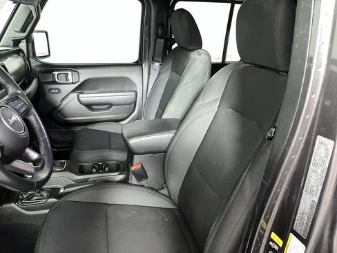 Used 2022 Jeep Gladiator Sport AWD/4WD image 15