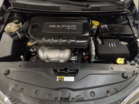 Used 2015 Chrysler 200 Limited w/ Convenience Group image 40