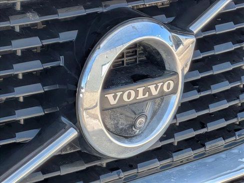 Used 2017 Volvo XC90 T6 R-Design w/ Vision Package image 13