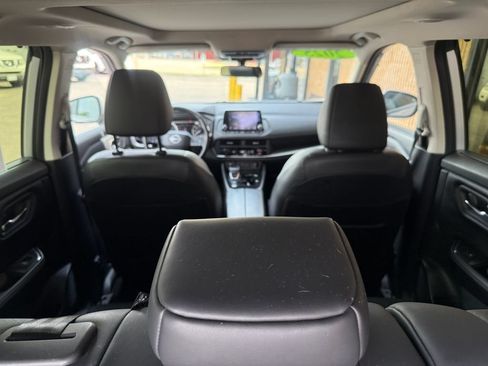 Used 2025 Nissan Rogue SV w/ SV Premium Package FWD image 18