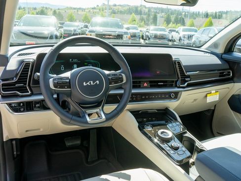 Used 2025 Kia Sportage EX AWD/4WD image 15