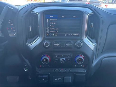 Used 2022 Chevrolet Silverado 2500 LT w/ Convenience Package image 20