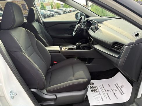 Used 2024 Nissan Rogue S AWD/4WD image 12