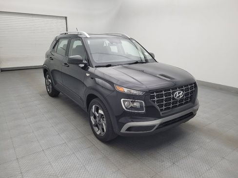 Used 2025 Hyundai Venue SEL FWD image 13