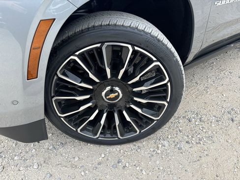 New 2026 Chevrolet Suburban High Country AWD/4WD image 13