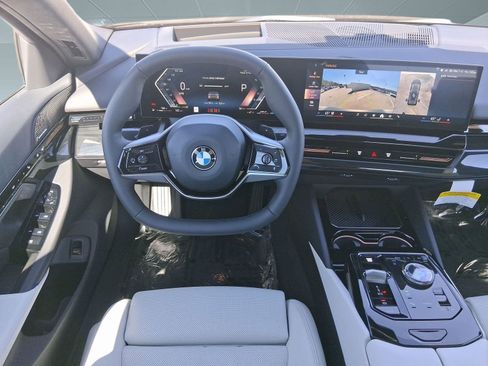 New 2026 BMW 530i w/ Premium Package RWD image 27