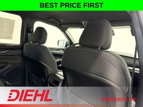 New 2026 Jeep Grand Cherokee Laredo AWD/4WD image 12