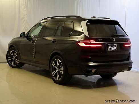 Used 2027 BMW X7 xDrive40i w/ M Sport Package AWD/4WD image 9