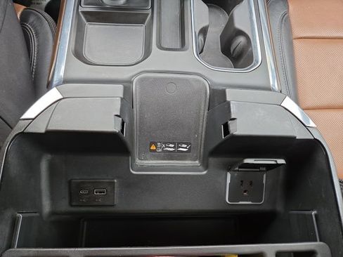 Used 2024 Chevrolet Silverado 1500 High Country w/ Technology Package AWD/4WD image 23