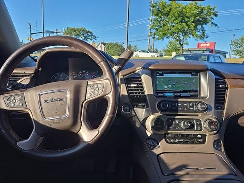Used 2020 GMC Yukon XL Denali w/ Denali Premium Package AWD/4WD image 37
