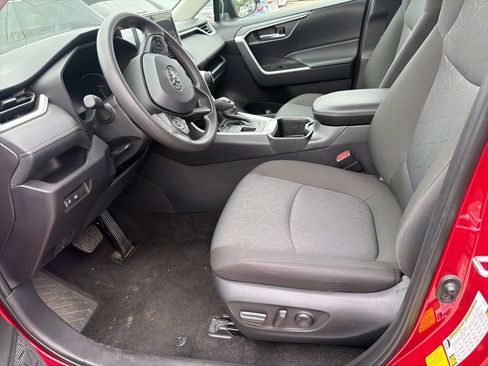 Used 2025 Toyota RAV4 XLE image 10