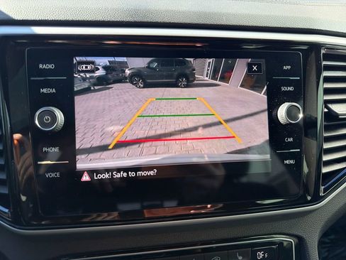 Certified 2023 Volkswagen Atlas Cross Sport SE w/ Panoramic Sunroof Package image 22