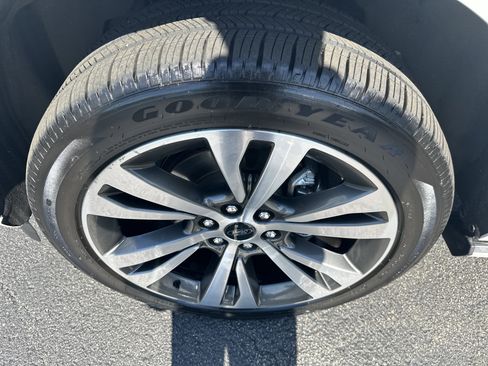 Used 2021 Ford Expedition Max Platinum image 10