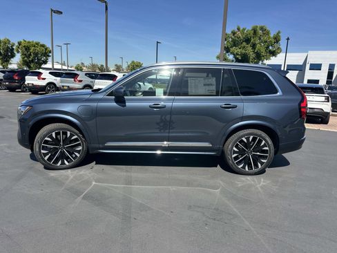 New 2026 Volvo XC90 T8 Plus image 4