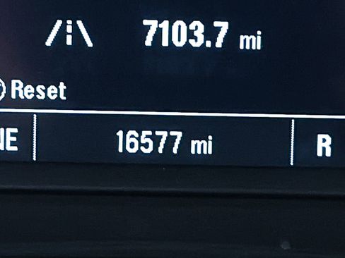 Used 2024 Chevrolet Trax RS w/ Sunroof Package image 29