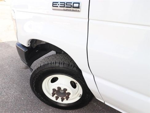 Used 2023 Ford E-350 and Econoline 350 Super Duty w/ Power Windows & Locks Group image 8