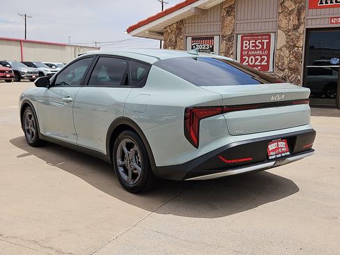 Used 2025 Kia K4 FWD image 2