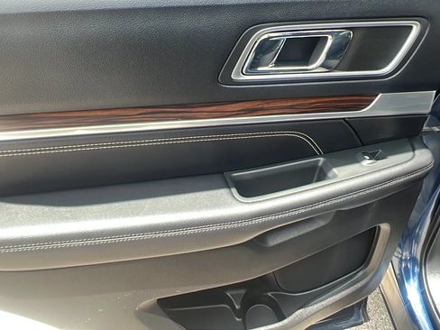 Used 2016 Ford Explorer Limited w/ Equipment Group 301A FWD image 27