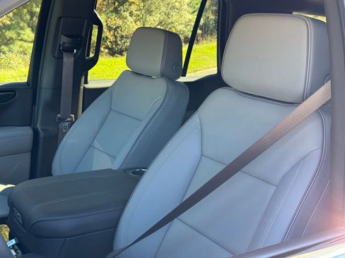 New 2026 GMC Yukon Elevation image 17