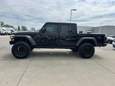 Used 2023 Jeep Gladiator Sport w/ Trailer Tow Package AWD/4WD image 5