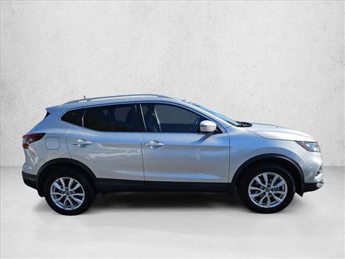 Used 2021 Nissan Rogue Sport SV image 4