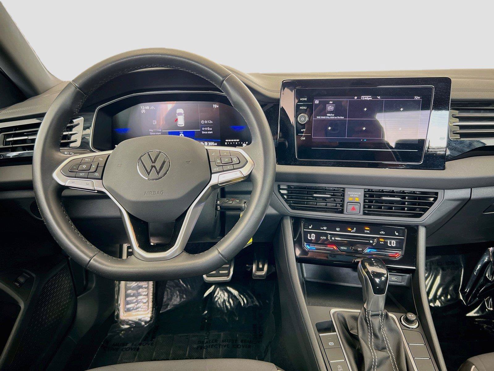 Used 2025 Volkswagen Jetta Sport FWD image 2
