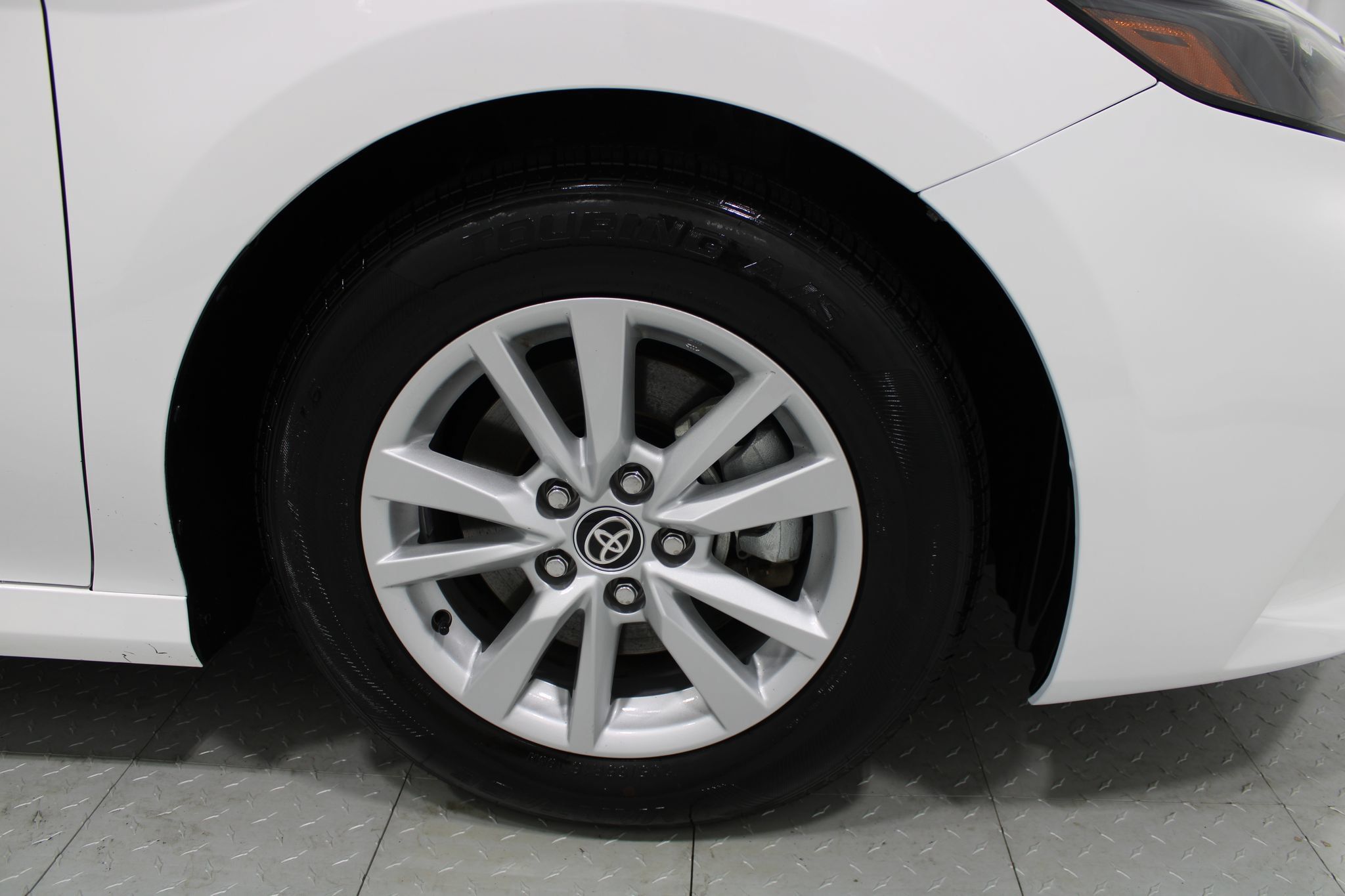 Used 2025 Toyota Camry LE FWD image 5