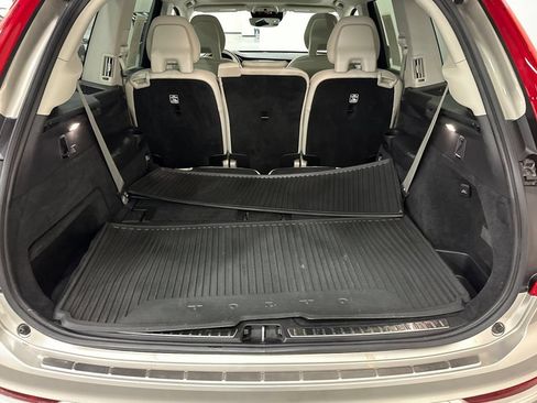 Used 2017 Volvo XC90 T6 Momentum w/ Vision Package AWD/4WD image 18