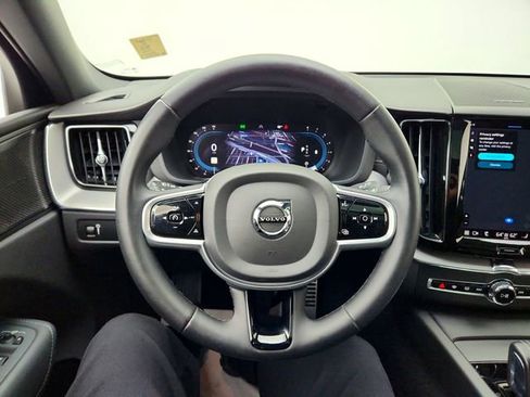 Used 2022 Volvo XC60 B6 R-Design w/ Advanced Package image 21