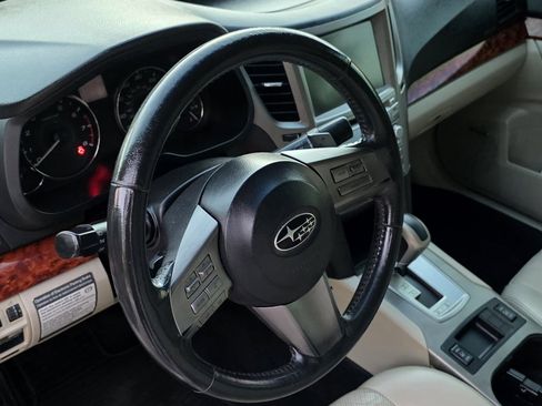 Used 2011 Subaru Legacy 2.5i Limited image 10