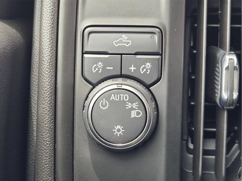 Used 2022 Chevrolet Silverado 1500 Custom w/ Safety Confidence Package RWD image 19