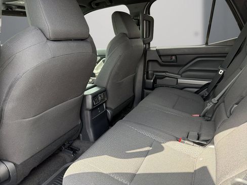 Used 2025 Toyota 4Runner SR5 AWD/4WD image 15