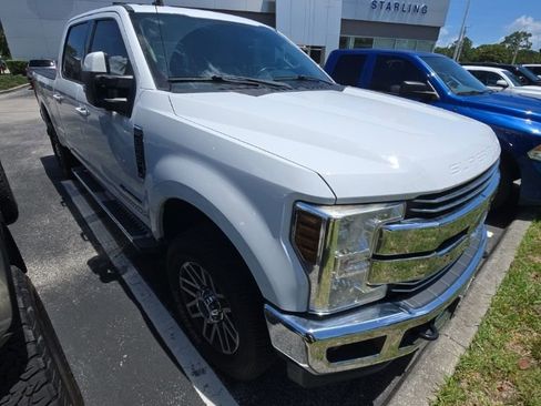 Used 2019 Ford F250 Lariat w/ Lariat Value Package AWD/4WD image 3