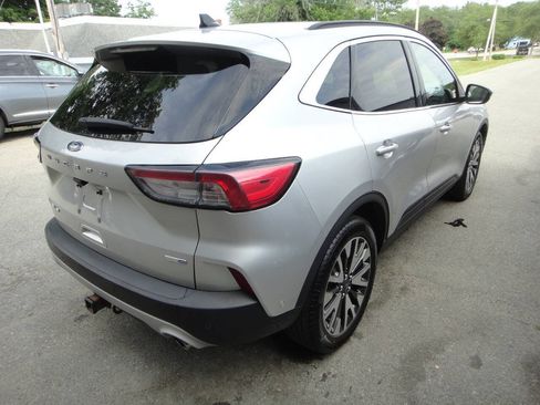 Used 2020 Ford Escape Titanium AWD/4WD image 4