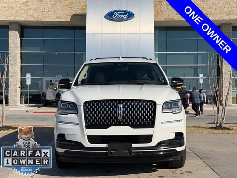 Used 2023 Lincoln Navigator Reserve image 4