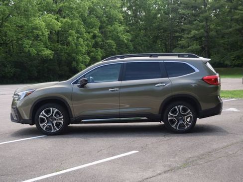 Used 2024 Subaru Ascent Touring AWD/4WD image 24