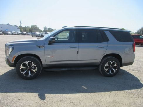 New 2026 GMC Yukon AT4 AWD/4WD image 7