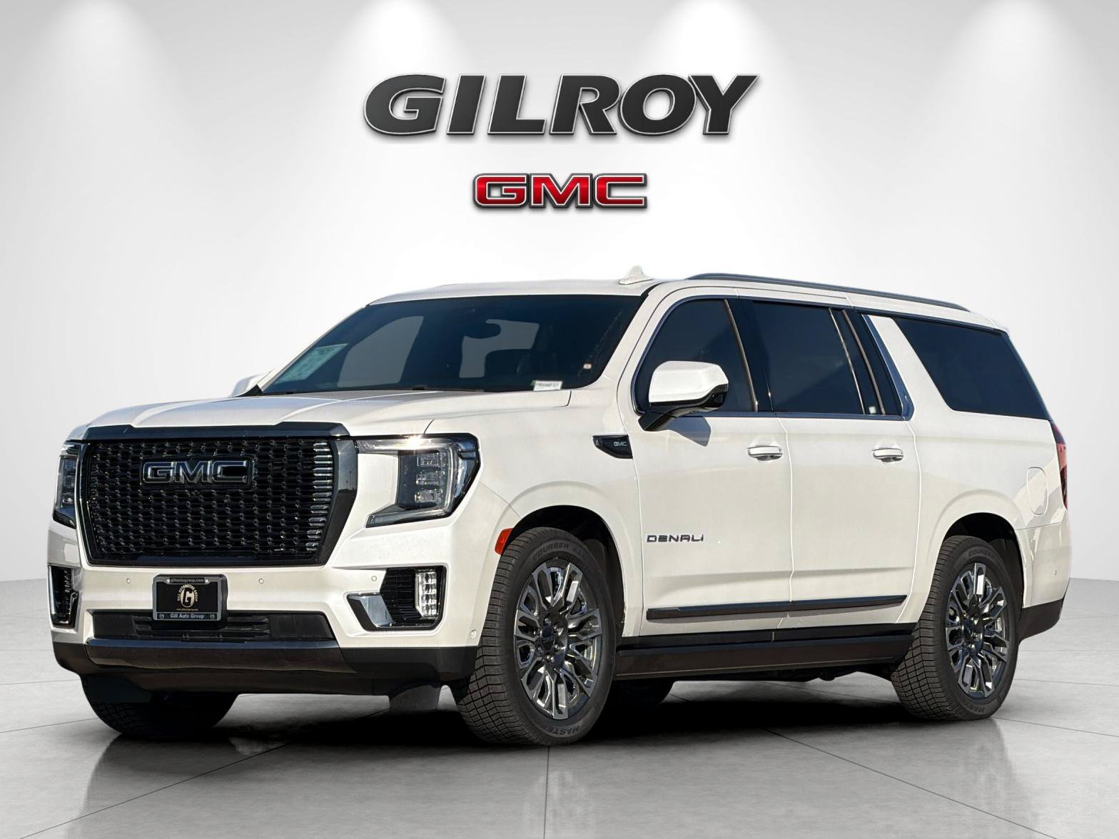 Used 2023 GMC Yukon XL Denali Ultimate AWD/4WD image 7
