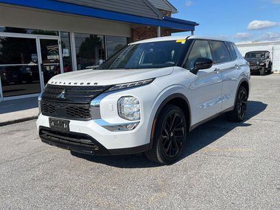 Used 2024 Mitsubishi Outlander SE Black Edition